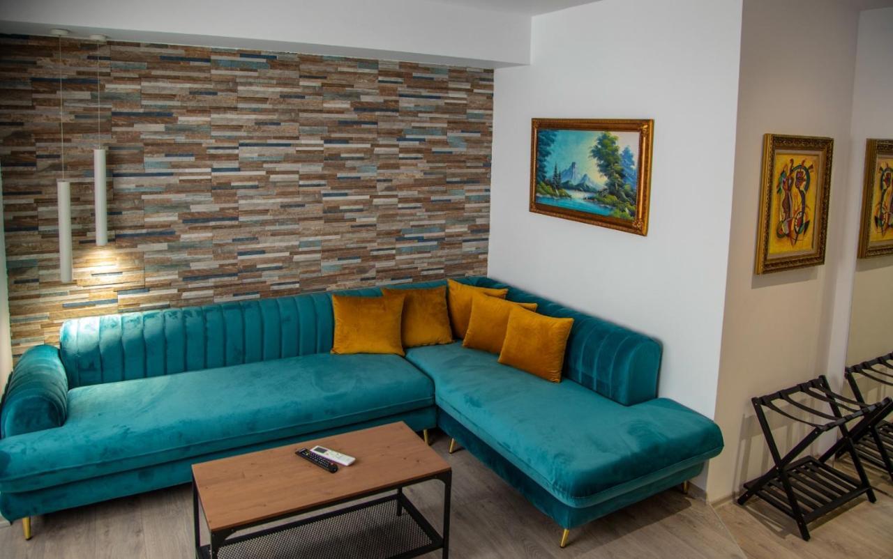Lucas Central Premium Studios Tiran Dış mekan fotoğraf